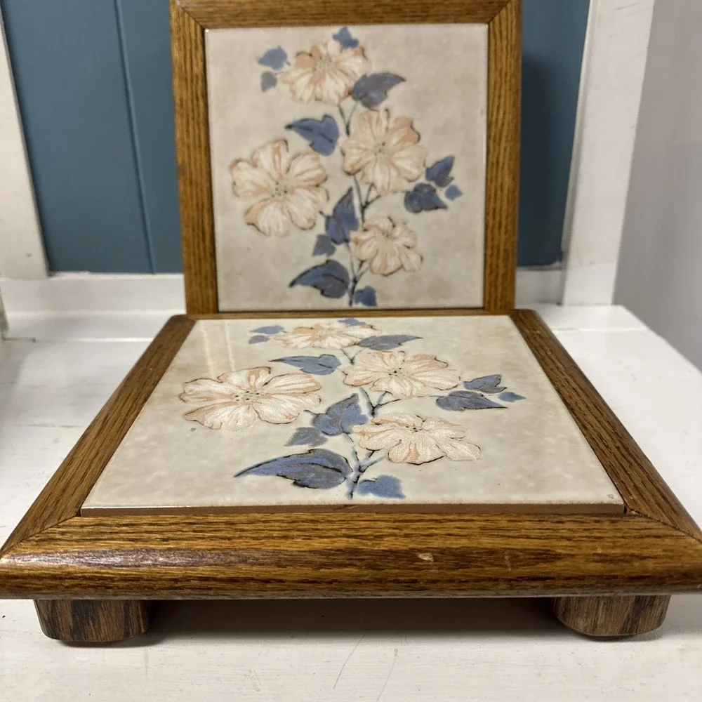 Lot If 2 Trivet 10